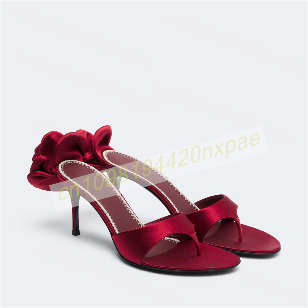 Women Formal Wear For Wedding - Dames rode satijnen thong mule sandalen